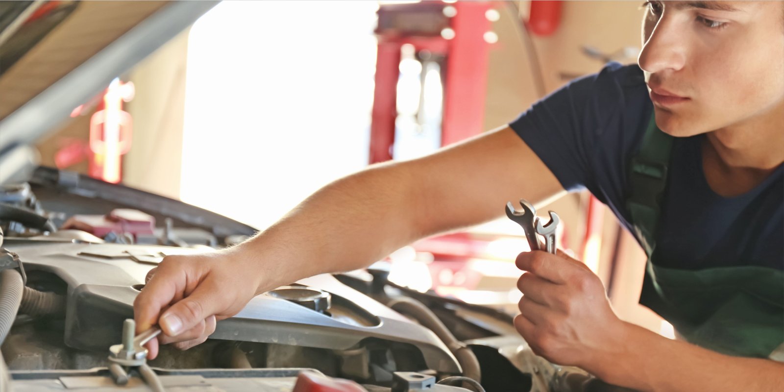 What Does an HGV Mechanic Do