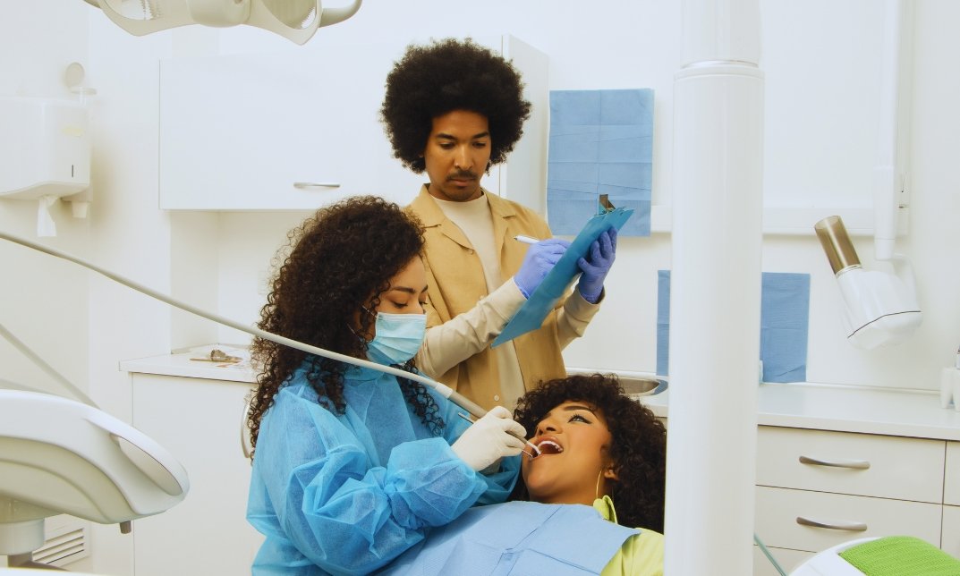 How to Become a Dental Assistant