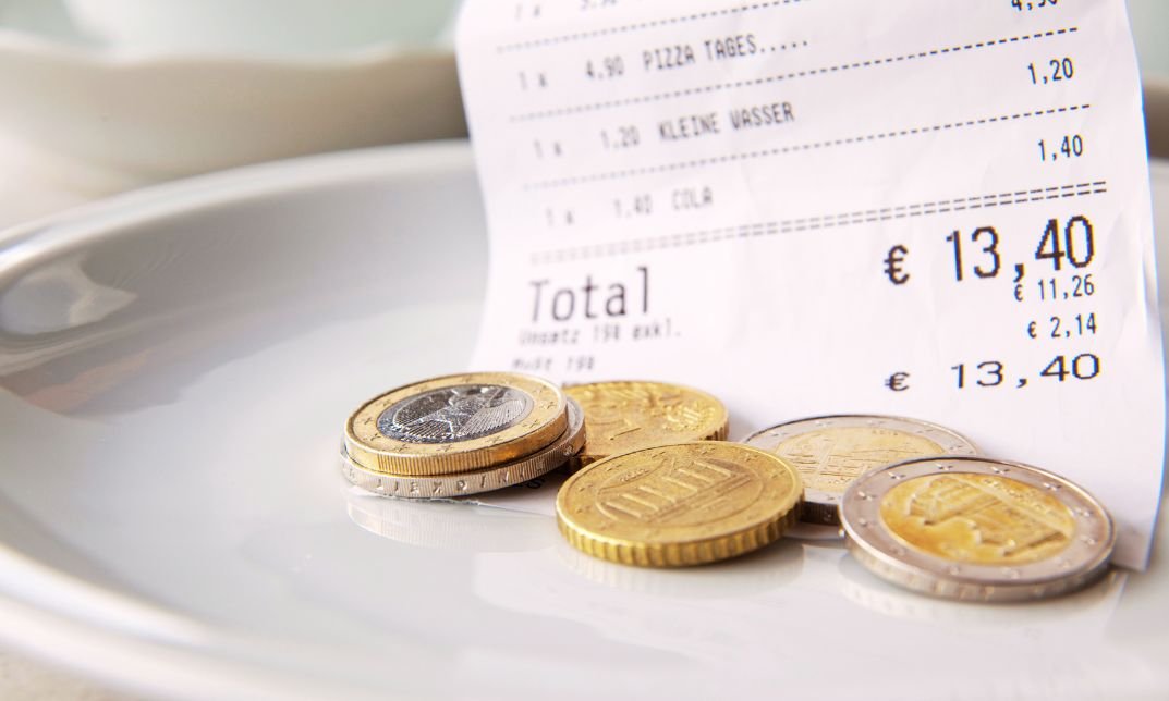 how much tip at salon