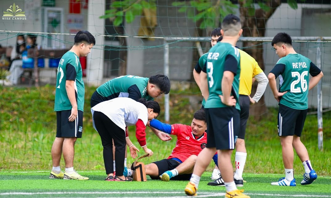 sports first aid box