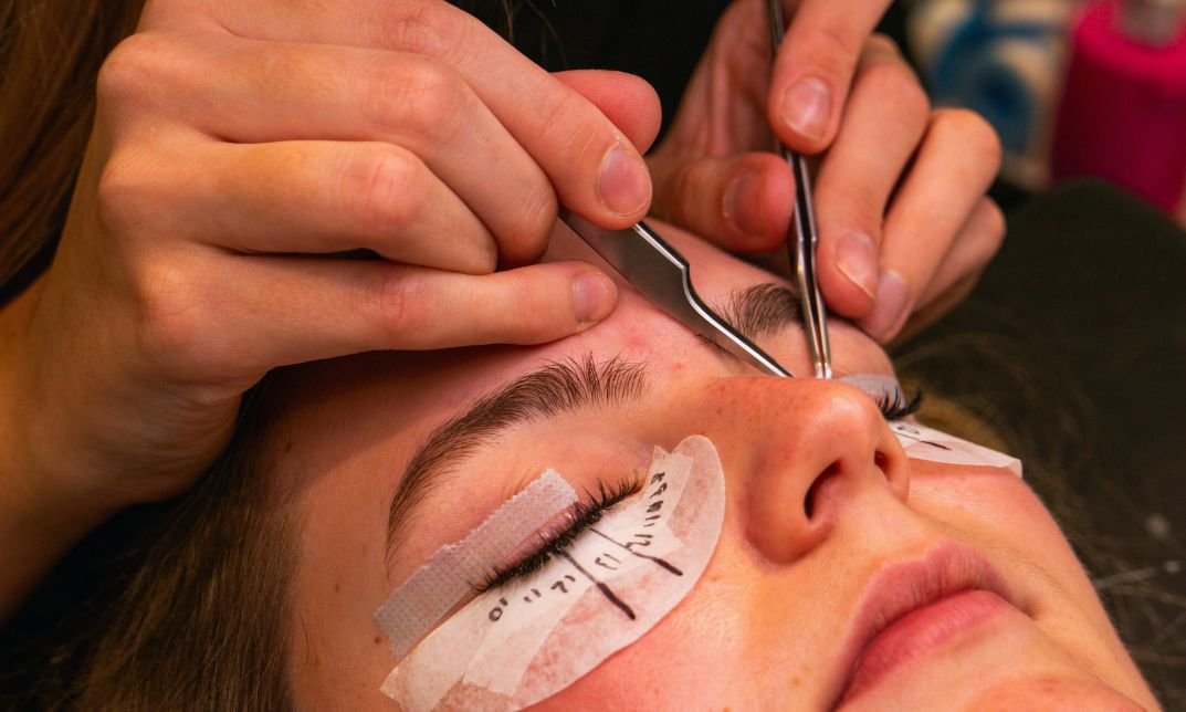 how long does lash lift and tint last