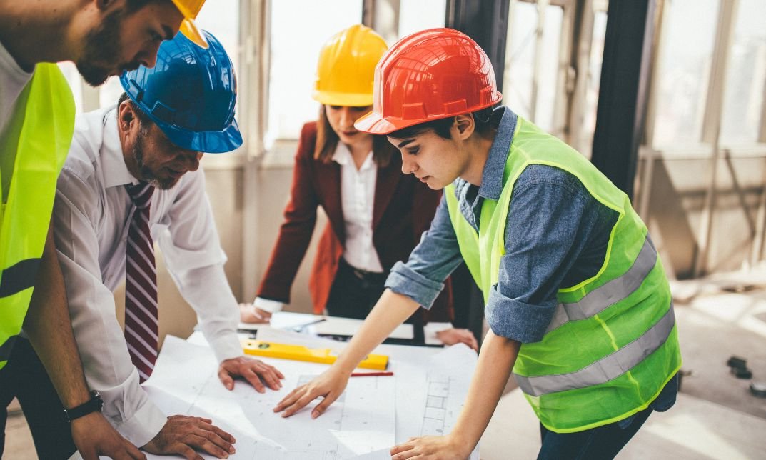 How to Become a Site Manager: Pick the Right UK Route 