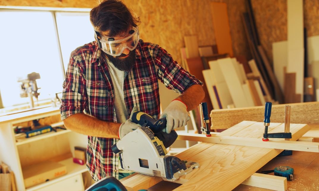 how to become a carpenter
