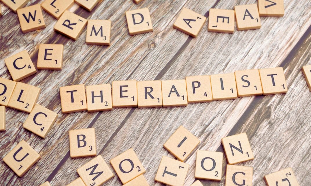 how much does a therapist cost uk