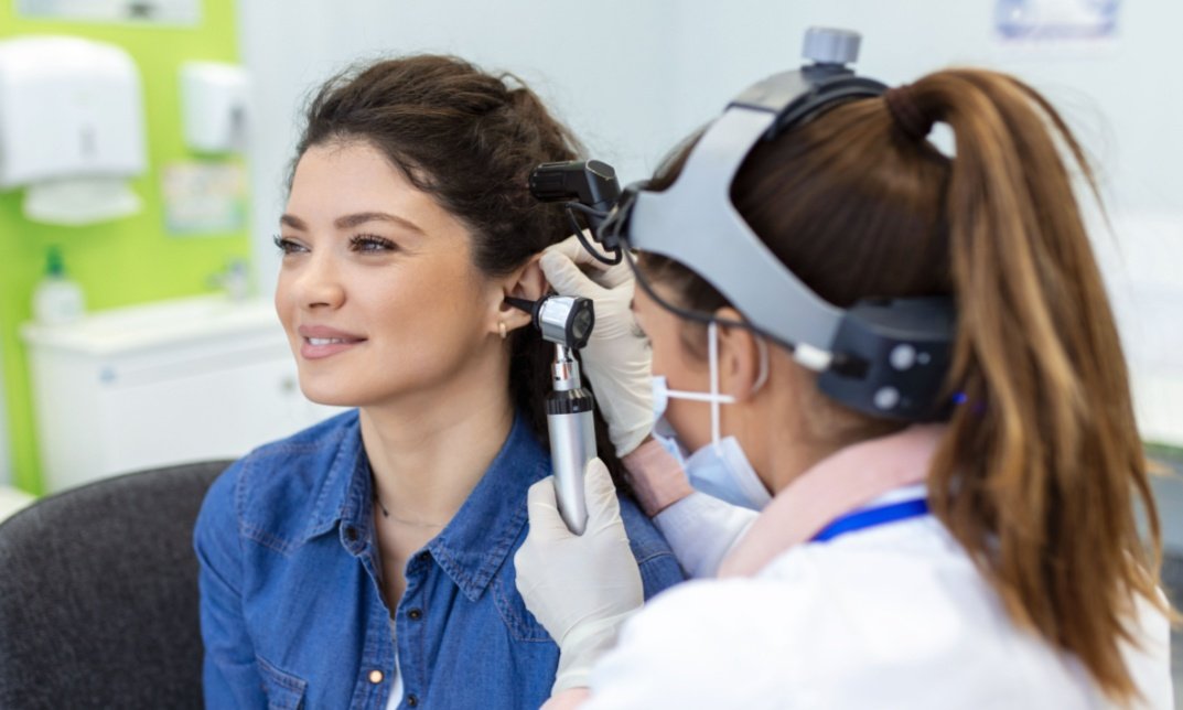 how to become an audiologist
