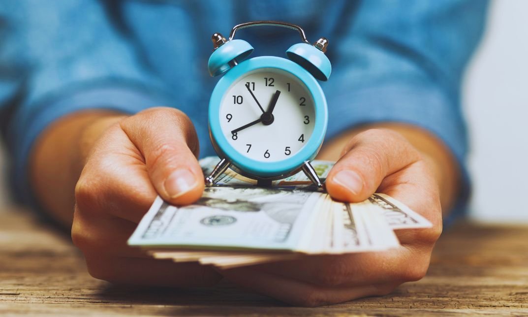 teaching assistant wage per hour uk